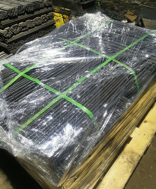 億度建材通絲螺桿出口發(fā)往牙買加
