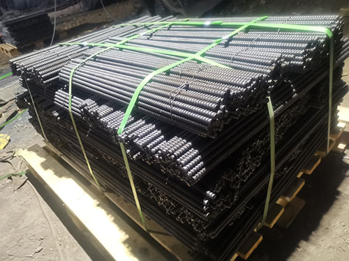 億度建材通絲螺桿出口發(fā)往牙買加
